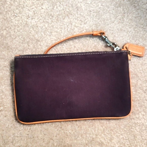 Coach Wristlet 7.5x4.5" - Picture 2 of 6